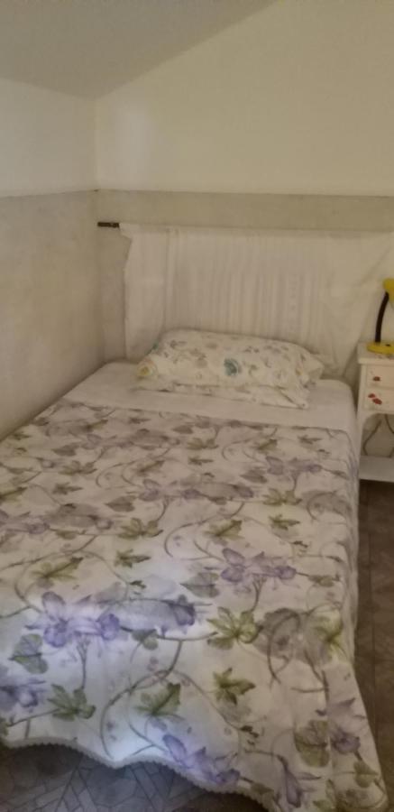 Bed and Breakfast La Finestra Sul Cortile Pomezia Exterior foto
